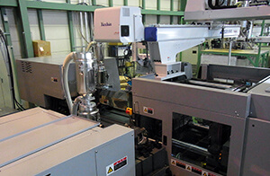 130-ton 2 color injection molding machine